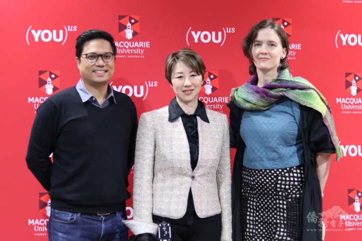 澳洲臺灣同鄉會童致元會長(左)、麥覺理大學Dr. Hsu-Ming Teo(中)及Ｄr. Jane Hanley(右)
