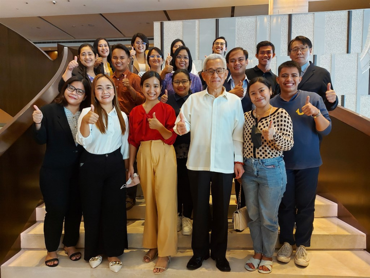 Filipino English teachers head for Taiwan as part of bilingualism push