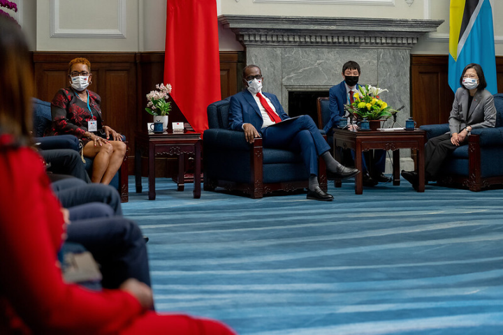 President Tsai meets with Prime Minister Philip J. Pierre of Saint Lucia for bilateral talks.