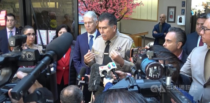 Los Angeles County Sheriff Robert Luna speaking to the press about the mass shooting. CNA photo