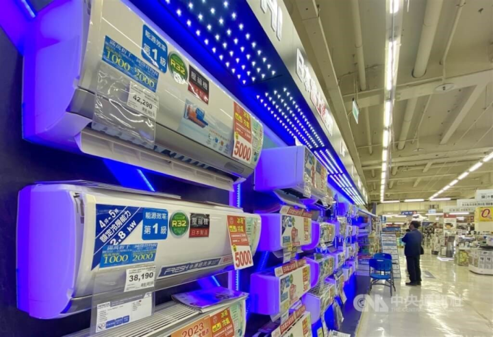  Air conditioners are displayed on sale at a local mall in Kaohsiung in this undated photo. 