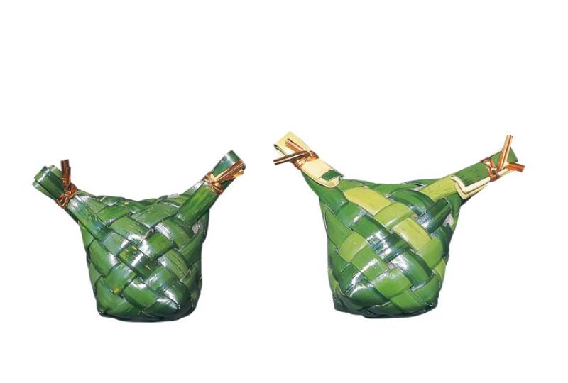 An alivongvong is a pouch woven from pandanus leaves that is stuffed with rice and steamed.