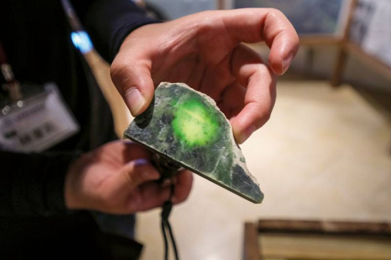Taiwan jade has distinctive black spots resulting from the presence of iron, manganese, chromium and other elements.