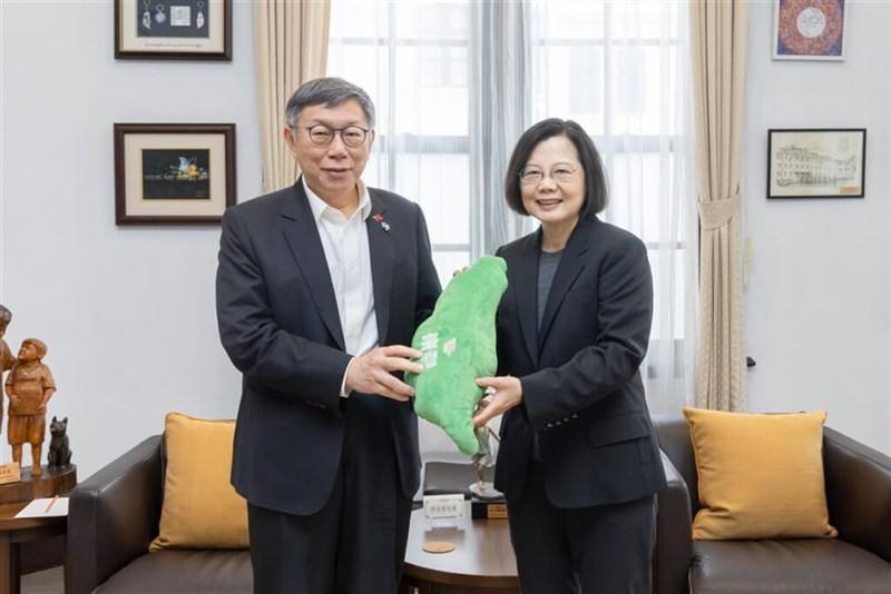 President Tsai Ing-wen (right) meets with Ko Wen-je, the chairperson of the Taiwan People's Party, at the Presidential Office in Taipei Thursday. Photo courtesy of Presidential Office March 14, 2024