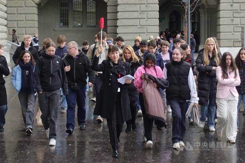A group of students visit the the Federal Palace that houses the Swiss Parliament in Bern in this recent photo. Photo: CNA