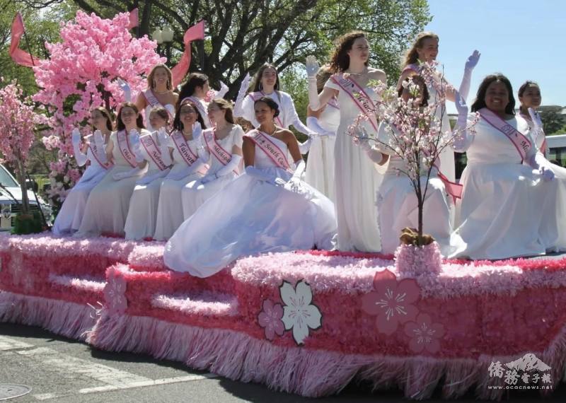 The 2024 Cherry Blossom Princess Delegates at the parade. The Princess Delegate of Taiwan, Elizabeth Tang, is the 4th person from the left in the front row.