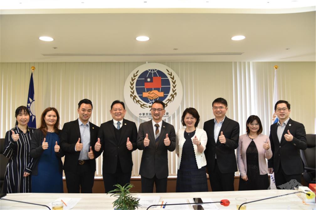 第24屆大洋洲臺灣商會聯合總會於2023年2月9日率團拜會僑委會。
