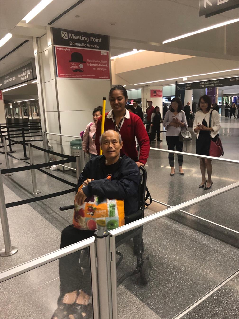 李先生經醫療穩定後，順利返臺