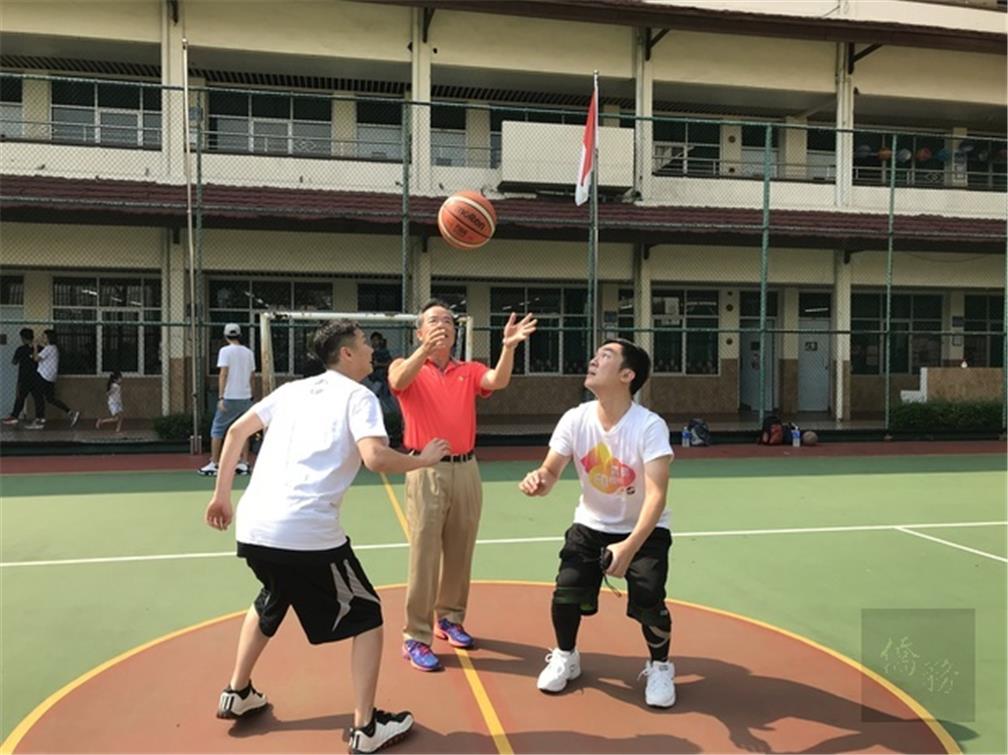 Taipei Economic and Trade Office, Jakarta, Indonesia, Representative John Chen conducted the basketball competition opening ceremony.