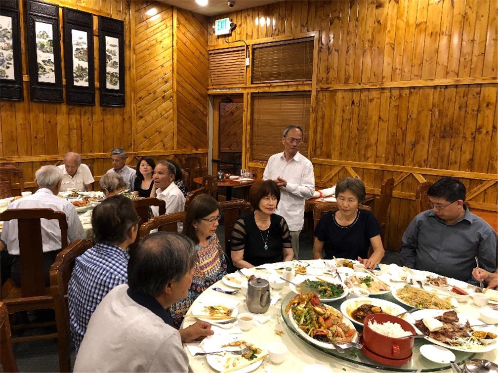 吳新興委員長致詞勉勵(站立者)