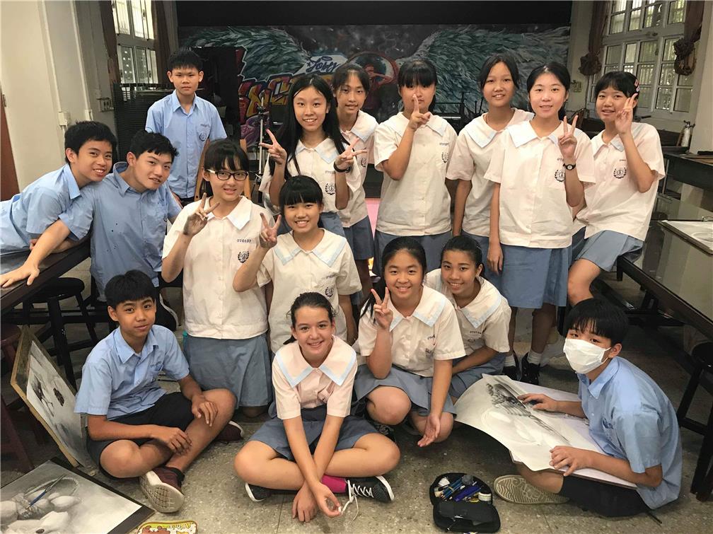 A student from Italy came to Taipei Municipal Jin hua Junior High School to participate in this program.