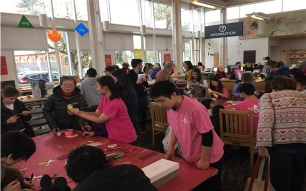 受Woodstock Library 邀請一起同慶臺灣新年活動，本次活動由FASCA學員準備了臺灣傳統飄扇舞蹈、YOYO表演及教學，另現場製作及教學傳統台灣手工藝豬年的書籤及跳跳龍，現場觀眾都非常踴躍參與。