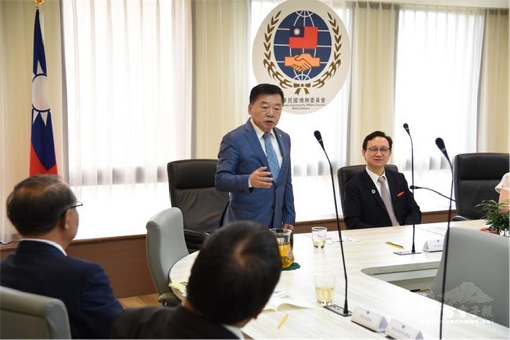 Jeff Sun expressed his admiration for the efforts of the OCAC, which served the Taiwanese Chambers of Commerce and the overseas community all over the world despite rather limited financial and human resources.