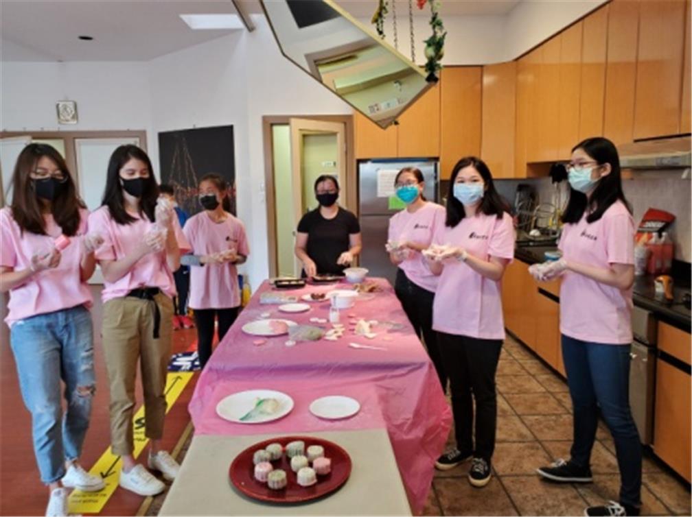 薪傳中秋月餅教學—以臺灣重要節慶之一中秋節為主題，培訓FASCA志工認識節慶文化。