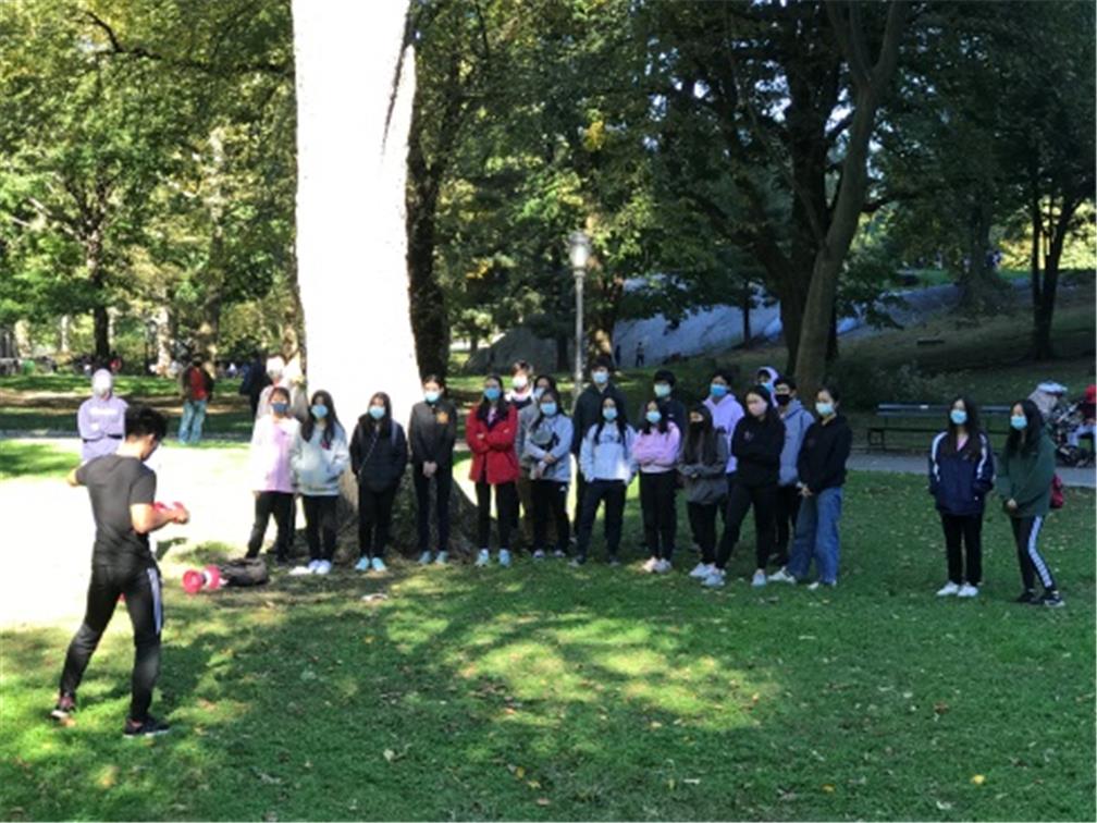 曼哈頓中央公園辦理扯鈴、陀螺、毽子、跳繩等臺灣童玩介紹與體驗活動。