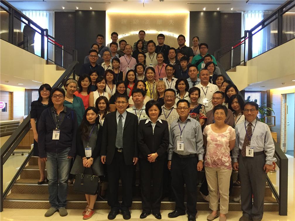 Deputy Director-General Li-Ying Lai (fourth person from the left in the front row) and NASME's Chief Operating Officer Cheng-Fu Chao (third person from the left in the front row) join the trainees for a photo.