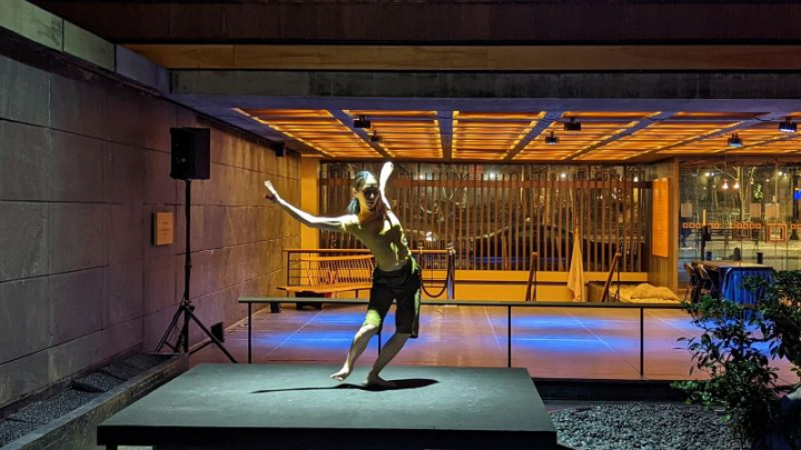 驫舞劇場《自由步－一盞燈的景身》於紐約日本協會劇場彩排