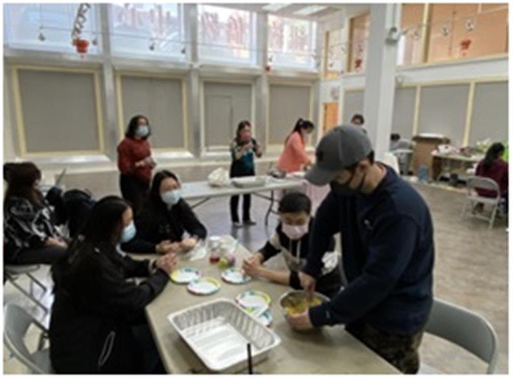 製作臺灣傳統美食-綠豆糕。