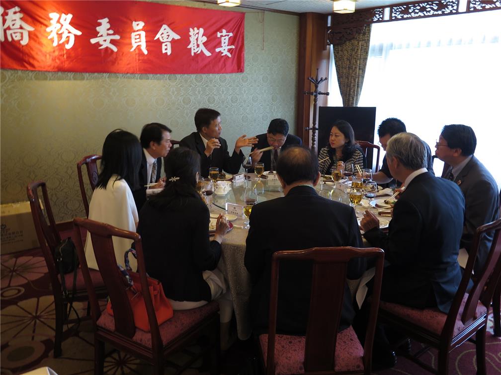Farewell lunch for participants in the 2018 Program for Overseas Compatriot and Taiwanese Entrepreneurs on the Green Energy Industry -hosted by OCAC Deputy Minister Kao Chien-Chih