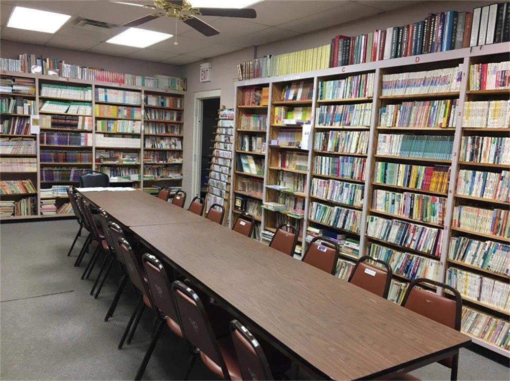 04-The library file_84131_s.jpg