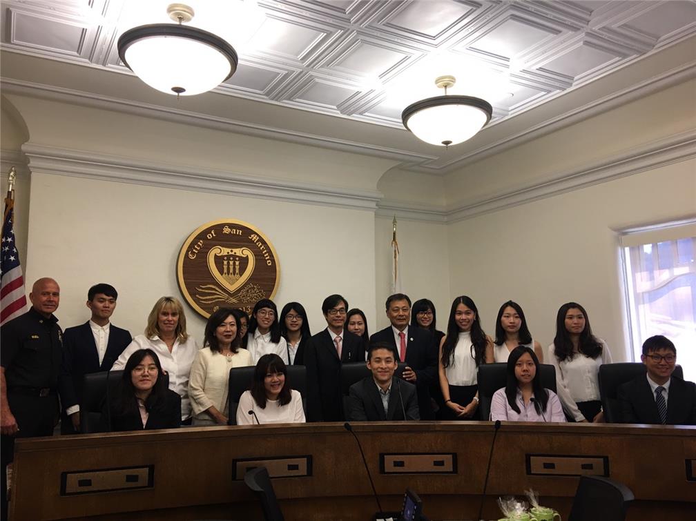 參訪聖瑪利諾市市政府