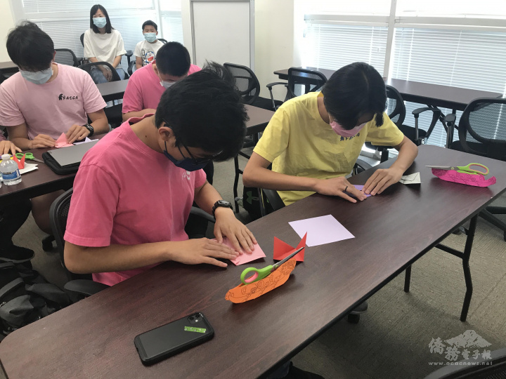 端午節摺紙龍舟