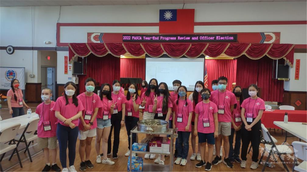Making rice dumpling for Dragon Boat Festival.