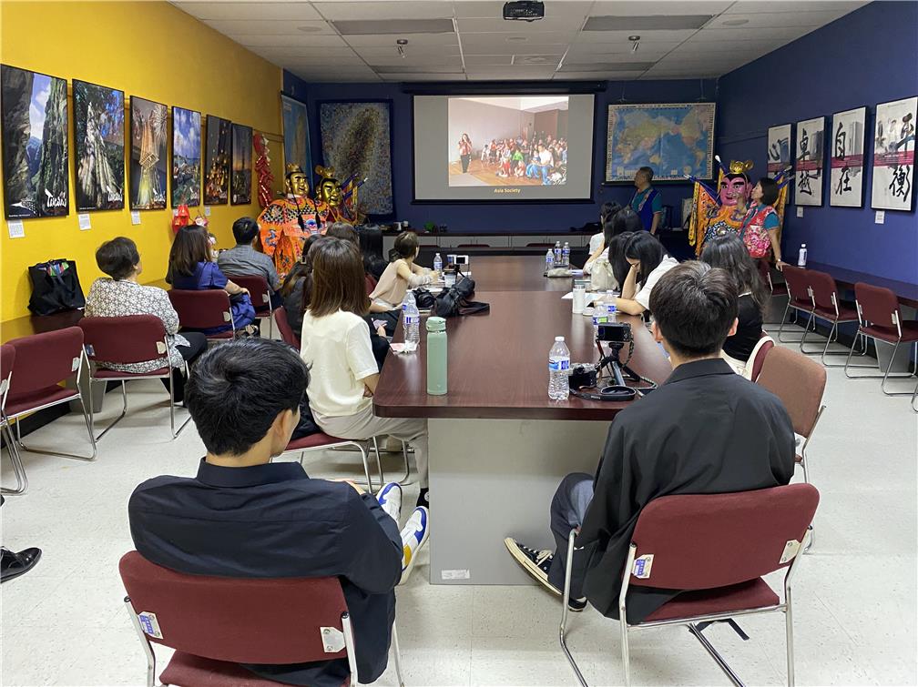 休士頓華僑文教服務中心僑務見習。