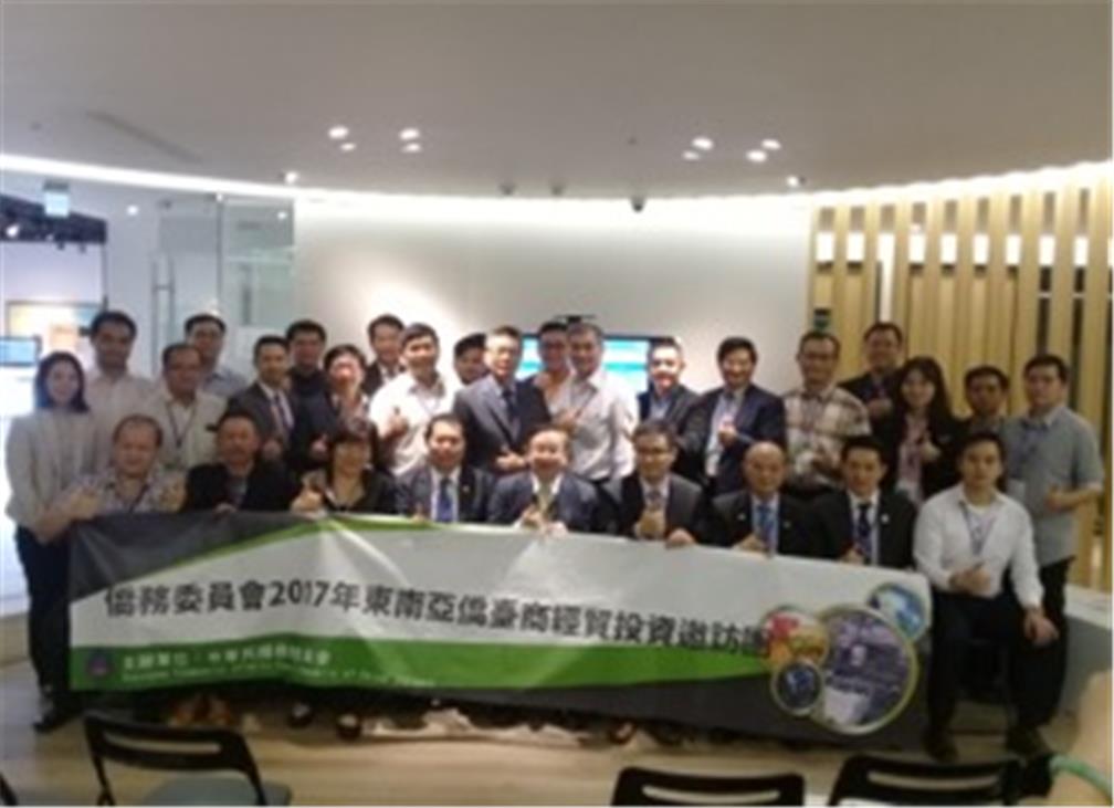 When visiting the Asia Silicon Valley Development Agency, the group was welcomed by Taoyuan City Deputy Mayor Wang Ming-de (5th from right, front row)