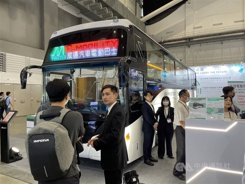 Master Transportation Bus Manufacturing Ltd. shows its electric bus at the trade show in Taipei Wednesday. CNA photo