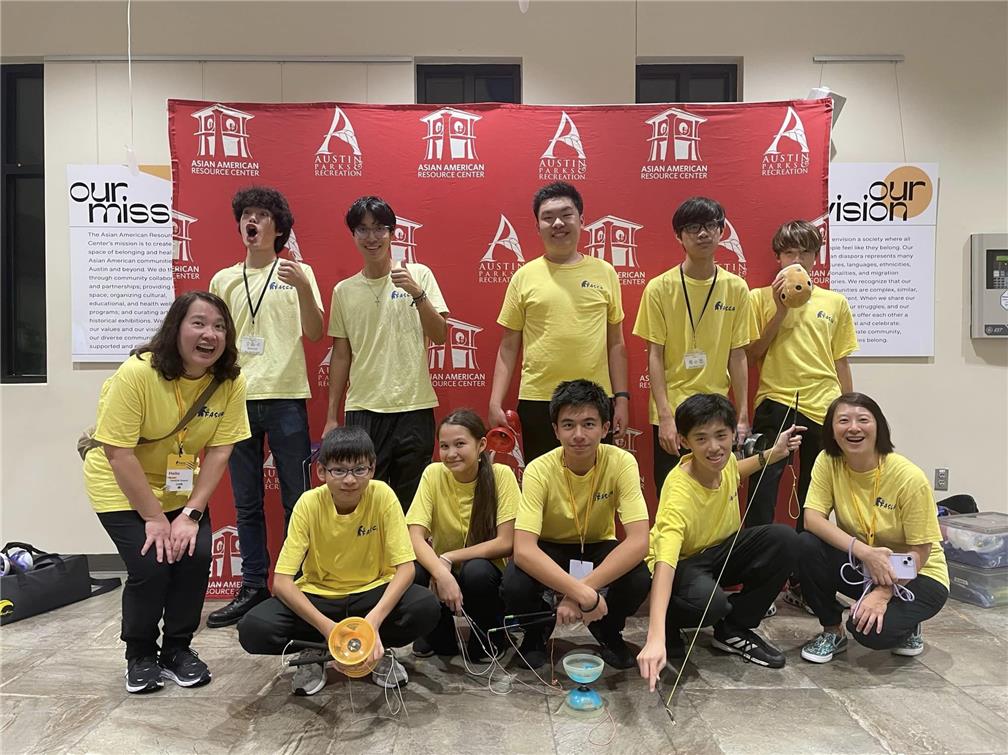 社區活動，FASCA受邀表演扯鈴。