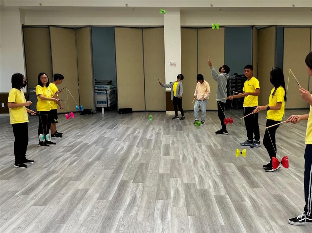 FASCA Training Session: FASCA practiced diabolo skills.