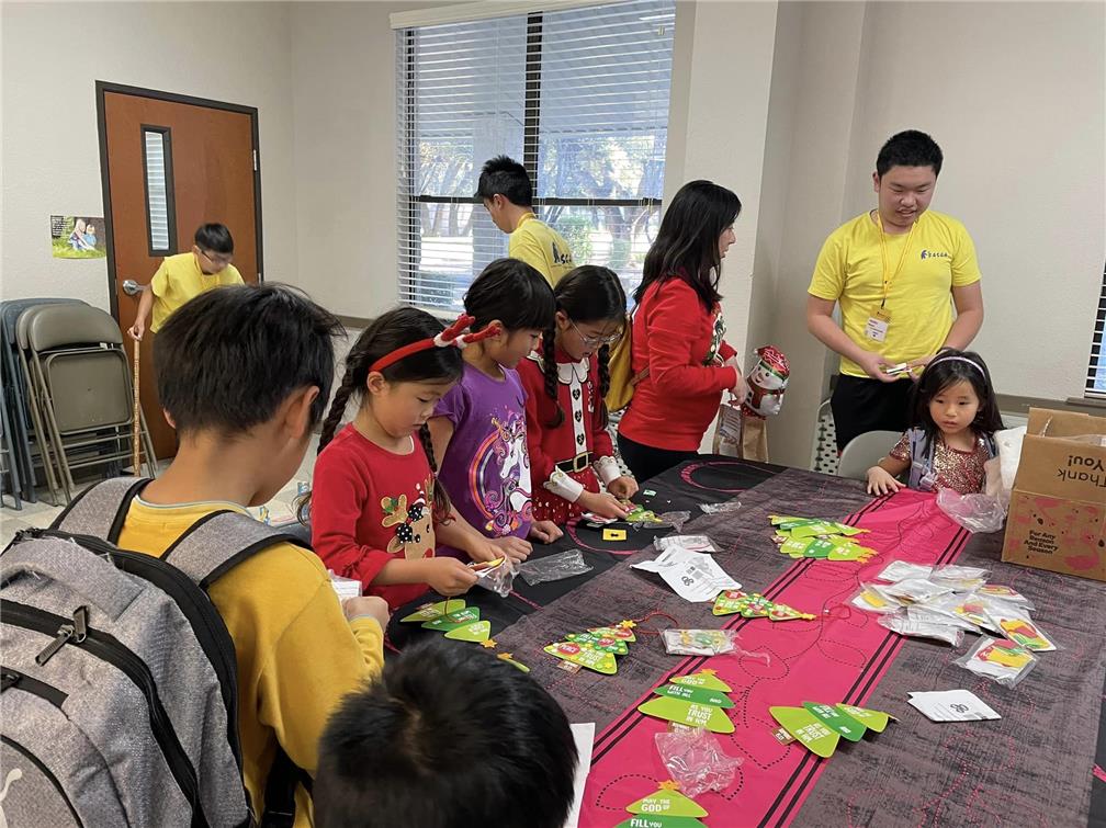 Christmas community event: FASCA volunteers contributed their volunteer services.