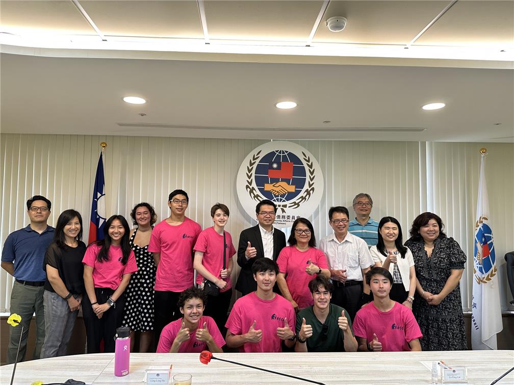 FASCA student representatives paid a visit to the OCAC.