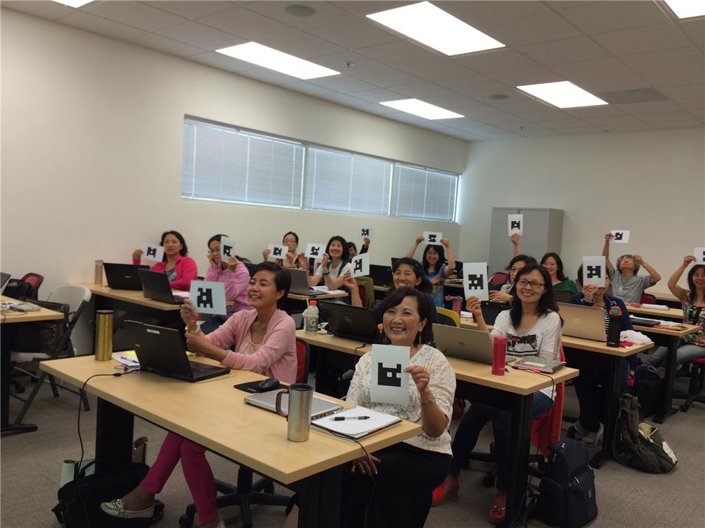 金山灣區華僑文教服務中心數位學習中心示範點針對當地教師需求，規劃教材設計、數位應用等一系列實體培訓課程。