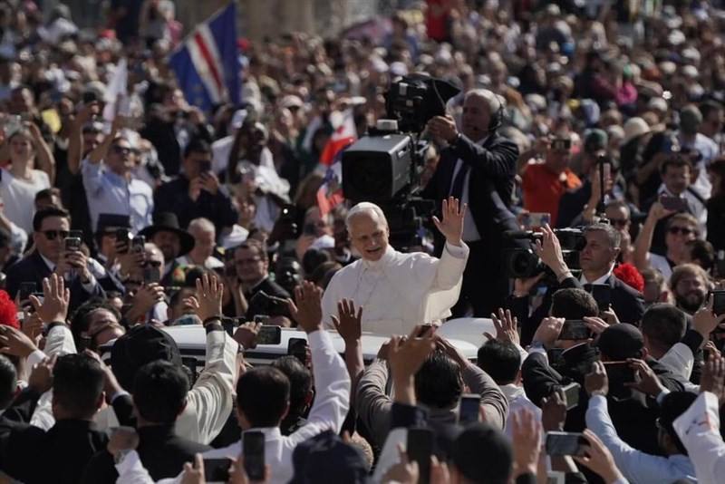 Pope Leo XIV waves at the crowd during a public appearance after his inaugural mass at Vatican City on Sunday. Photo courtesy of the Embassy of the Republic of China (Taiwan) to the Holy See