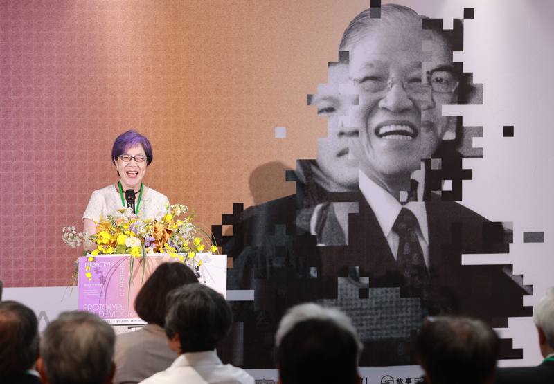 The Lee Teng-hui Foundation Chairperson Annie Lee (left) speaks at the opening ceremony of the "PROTOTYPE: Mr. Democracy 2.0" exhibition in New Taipei on Wednesday. CNA photo July 30, 2025