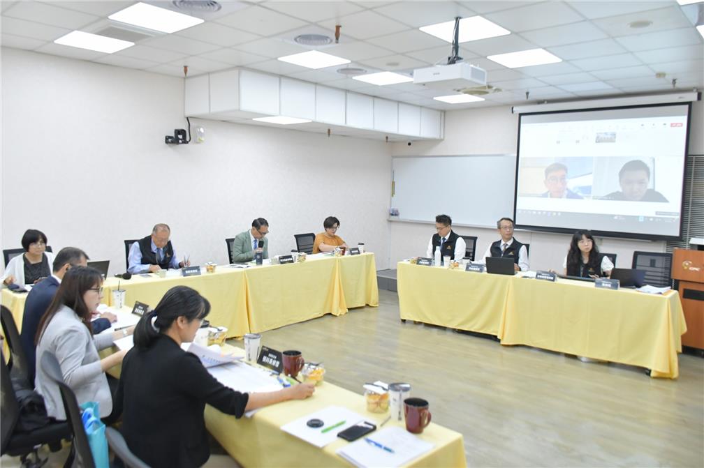 Discussions at the Selection Committee meeting. 