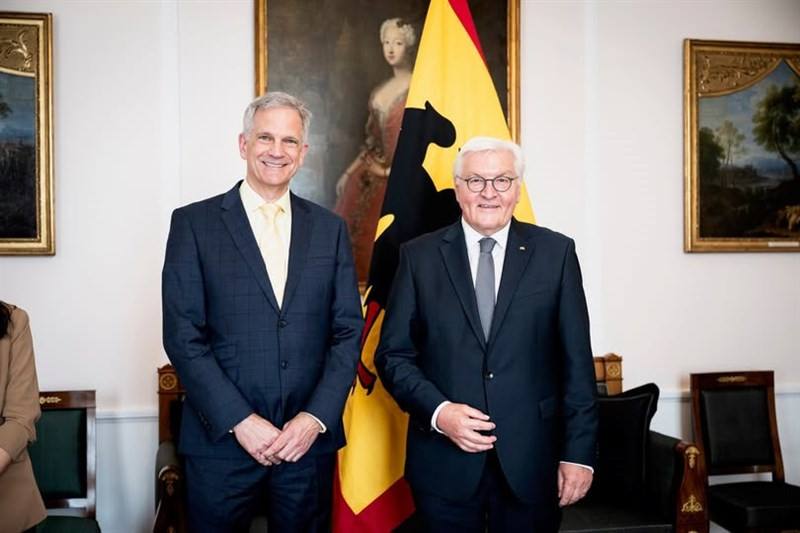 Germany’s newly appointed representative to Taiwan, Karsten Tietz (left). Photo taken from the German Institute Taipei's Facebook page