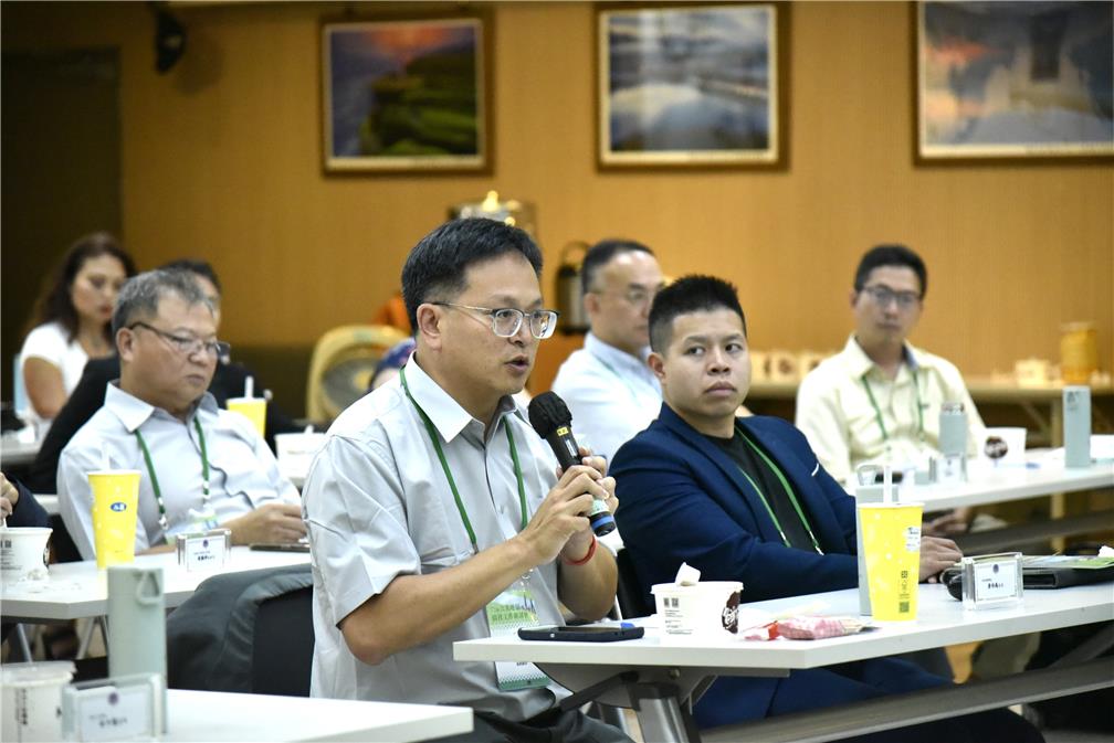 Participants during the comprehensive forum