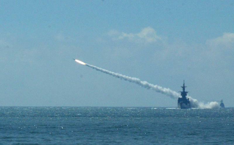 A Chih Yang-class frigate fires a harpoon missile during this year's Han Kuang military exercises. CNA file photo