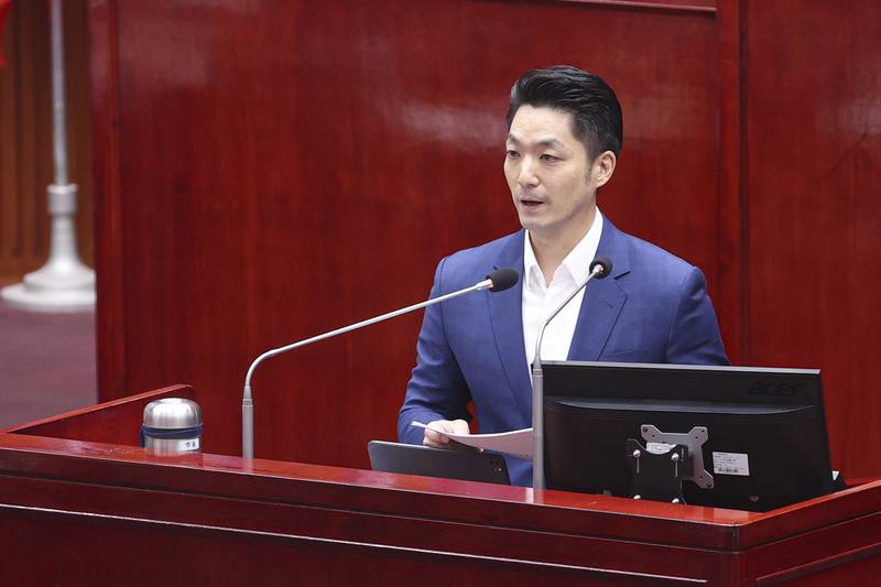 Mayor Chiang Wan-an delivers his policy address in Taipei on Wednesday. CNA photo Oct. 29, 2025