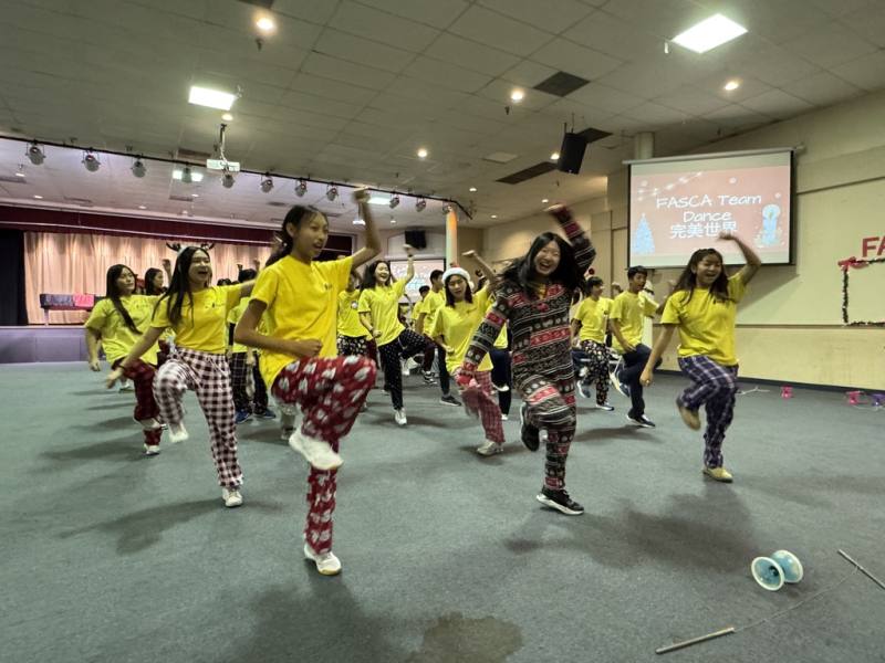 FASCA Riverside members performed Team Dance “Perfect World”.