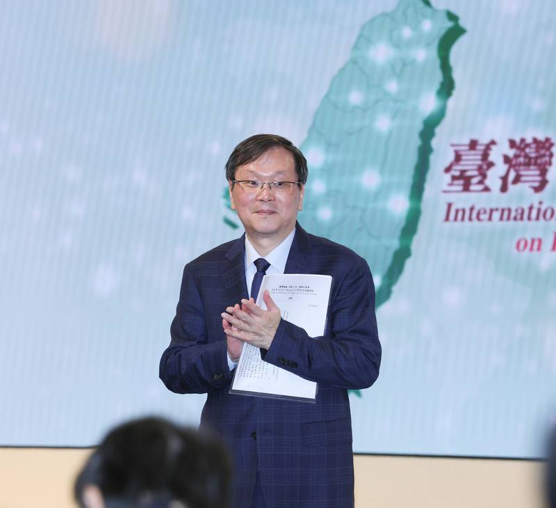 Deputy Minister of Health and Welfare Chuang Jen-hsiang attends the Wednesday news conference in Taipei. CNA photo Dec. 17, 2025