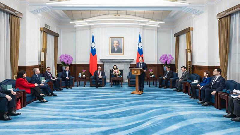 President Lai addresses a delegation from the European Parliament.
