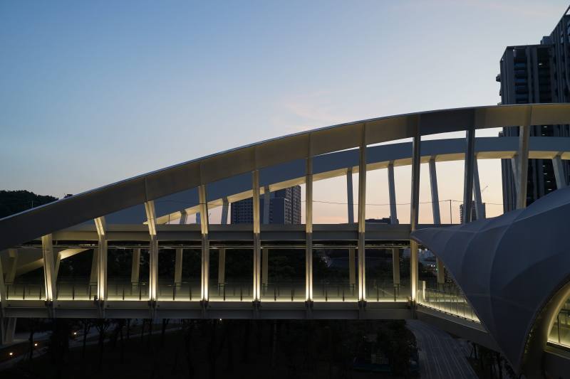 Nighttime Lighting of the Nangang Elevated Connecting Plaform