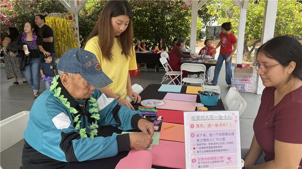 FASCA-OC members support the Mother's Day card-making workshop.