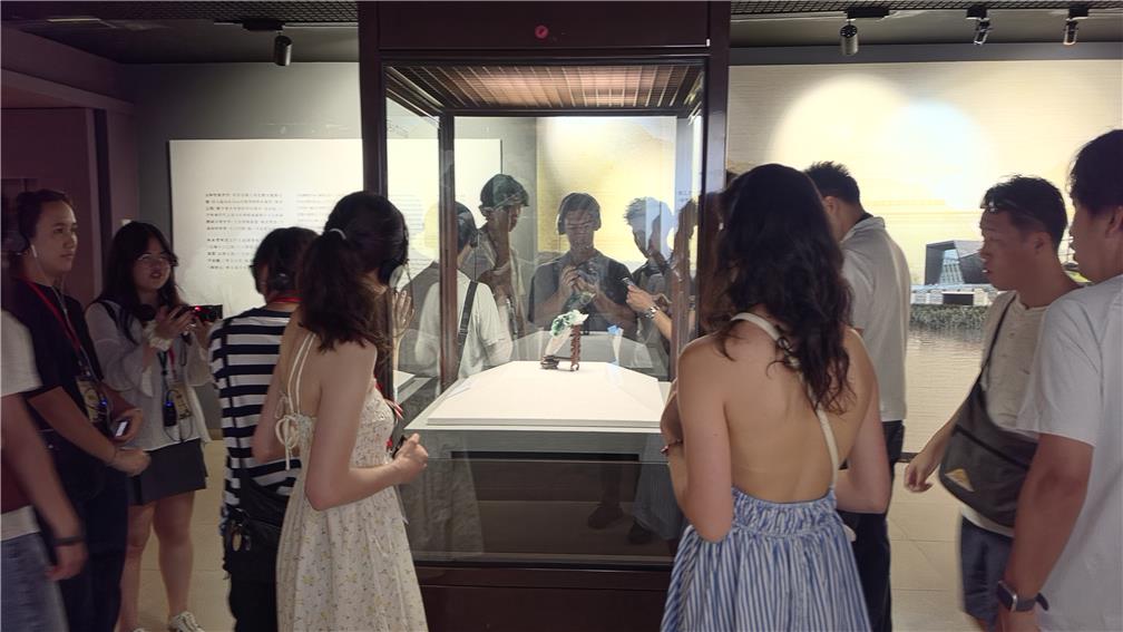 Visiting the National Palace Museum and learning about the fascinating stories behind Taiwan's national treasures. 