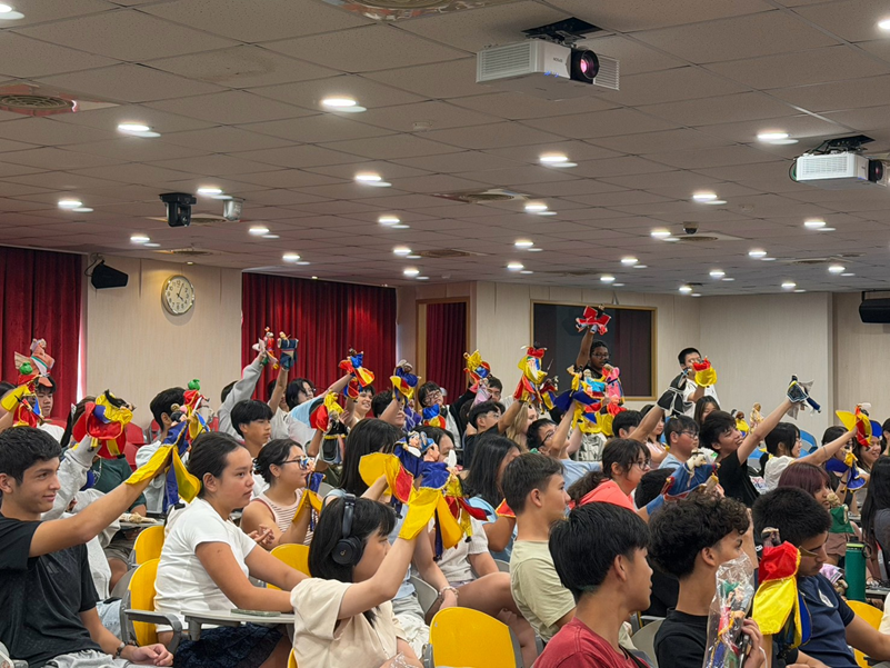 Cultural Course: Glove Puppetry