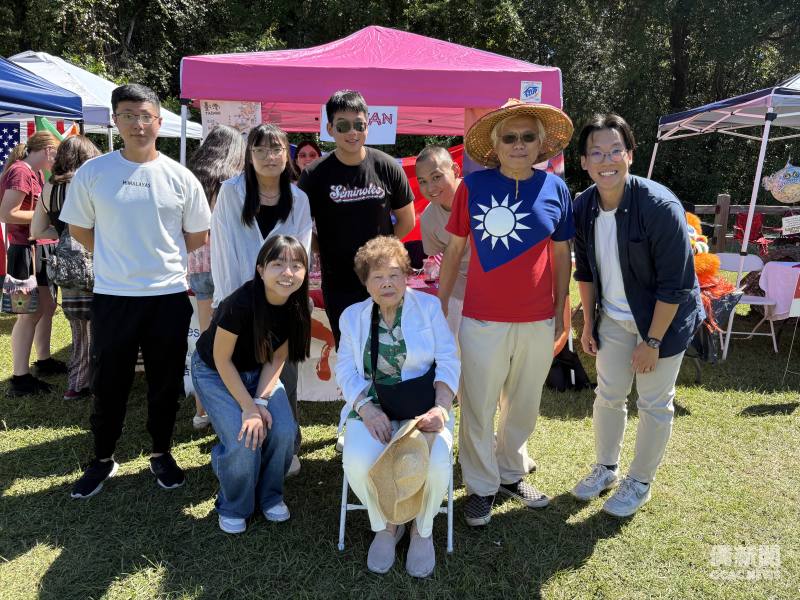 Volunteers from the Taiwanese American Association of Tallahassee and the Florida State University Taiwan Students Association. (Photo provided by FSUTSA)